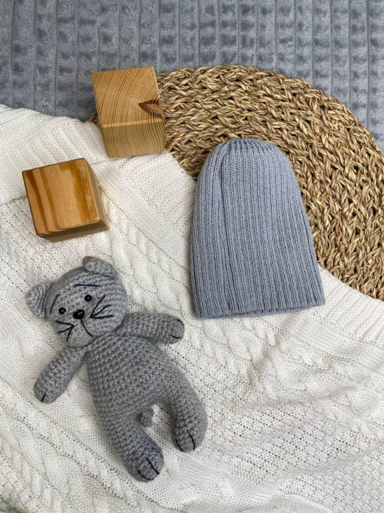 Вязаная шапочка для новорождённых (серая)